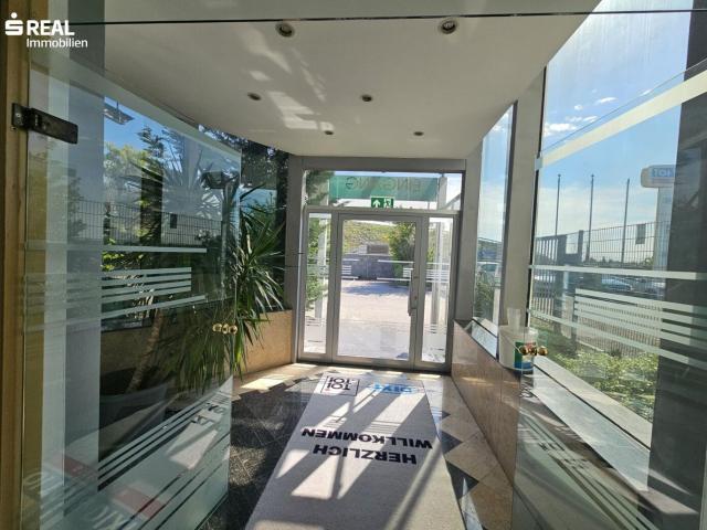 Repräsentatives Büro mit Atrium & Optionaler Lagerhalle in Bester Lage bei Wien