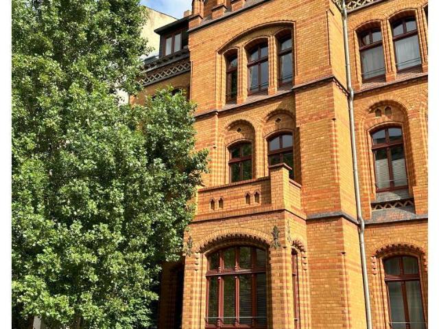Repräsentatives Einzeldenkmal, Baujahr 1886, 4 WE + Remise als Einfam. Haus, saniert und liebevoll ausgebaut, im St.