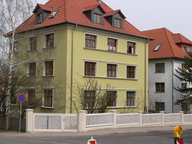 Repräsentatives Vierfamilienhaus in ruhiger Anliegerstraße in Gotha West
