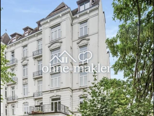 ! von PRIVAT ! Repräsentative Altbauwohnung in zentraler Lage nahe Alster & Kuhmühlenteich