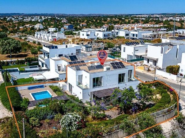 Requintada moradia isolada com 4 quartos e piscina em Tavira 369m² Tavira Santiago