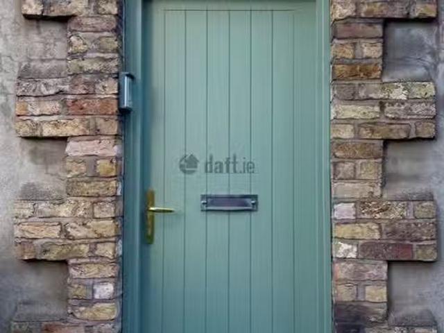 Rere Of 21, Ranelagh Road, Ranelagh, Dublin 6 is for rent