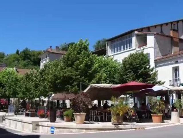 Restaurant avec terrasse à Aubeterre sur Dronne