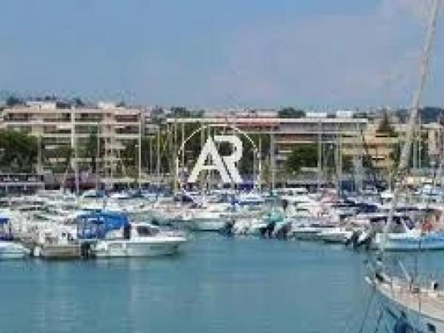 Restaurant à vendre – Port de Saint Laurent du Var