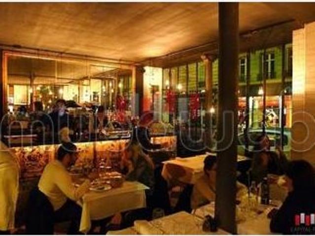 Restaurant aménagé en plein bld anfa de 330 m de surface exploitable a la location
