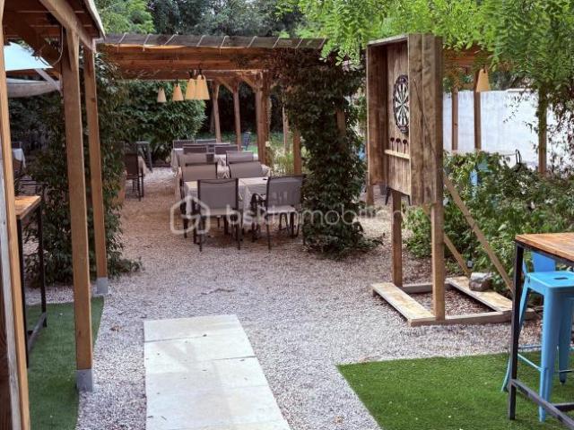 Restaurant, Cave à vin, possibilité location de salle