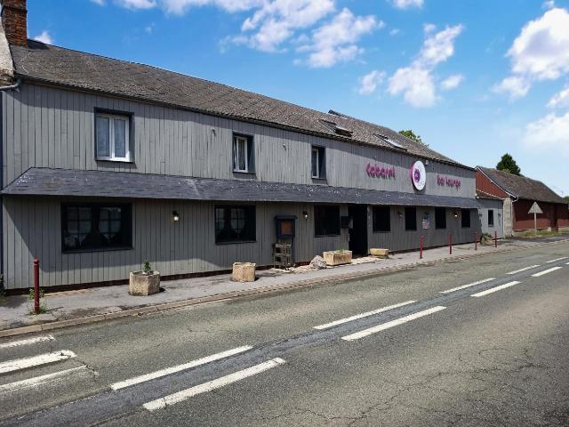 RESTAURANT DE 400 m2 + 2 APPARTEMENTS