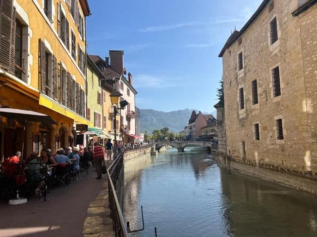 Restaurant idéalement situé au centre ville de Annecy