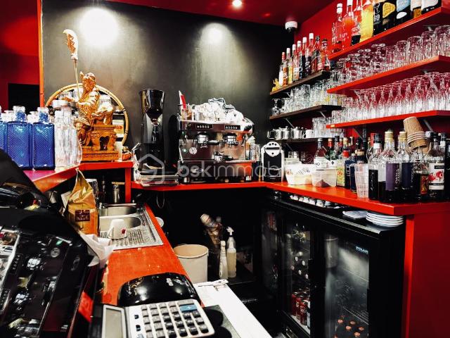 restaurant licence 4 d'angle sur D 152 à Loury