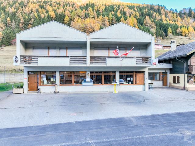 Restaurant with 10 rooms on sale in Bourg St Pierre 488 m² | dreamo. Ch