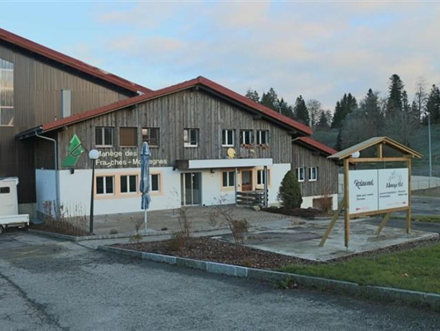 Restaurant 112 m2 in Saignelégier