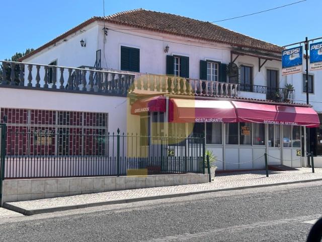 RESTAURANTE TOTALMENTE EQUIPADO COM ELEVADO POTENCIAL DE INVESTIMENTO | SETÚBAL