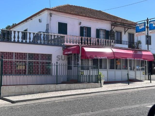 RESTAURANTE TOTALMENTE EQUIPADO COM ELEVADO POTENCIAL DE INVESTIMENTO | SETÚBAL