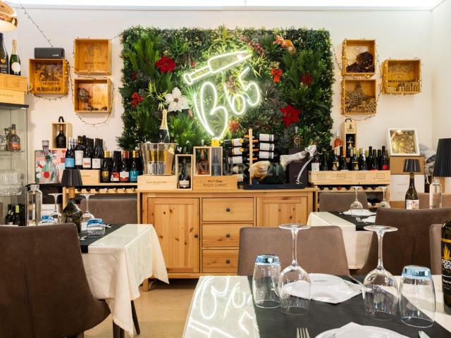 Restaurante à Venda no Centro Comercial da Portela