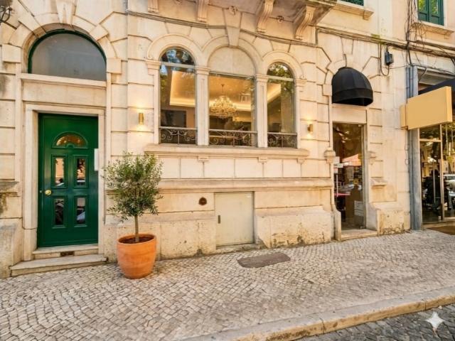 Restaurante à Venda | Avenida Elias Garcia, Lisboa
