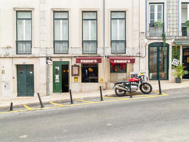 Restaurante com Bar Secreto em Santos: Oportunidade de Trespasse