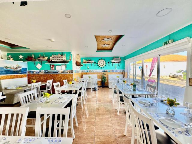 Restaurante com grande e apartamento t1, Vila do Bispo