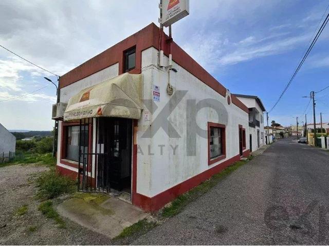 ?️ Restaurante com Quintal Frutado e Vista Serra | Marteleir. 164m² Miragaia e Marteleira