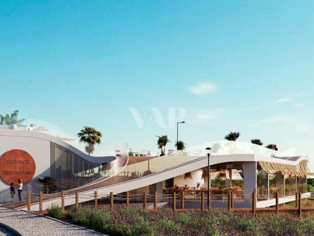Restaurante com rooftop perto da praia do Forte Novo, Quarteira