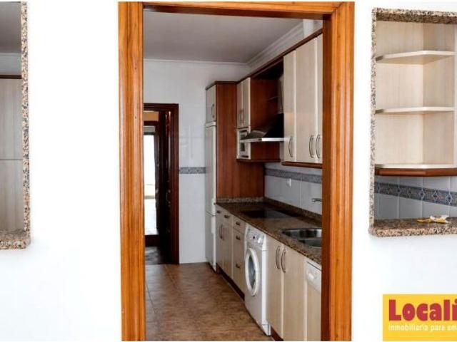 Restaurante con vivienda y parking en Castro Urdiales