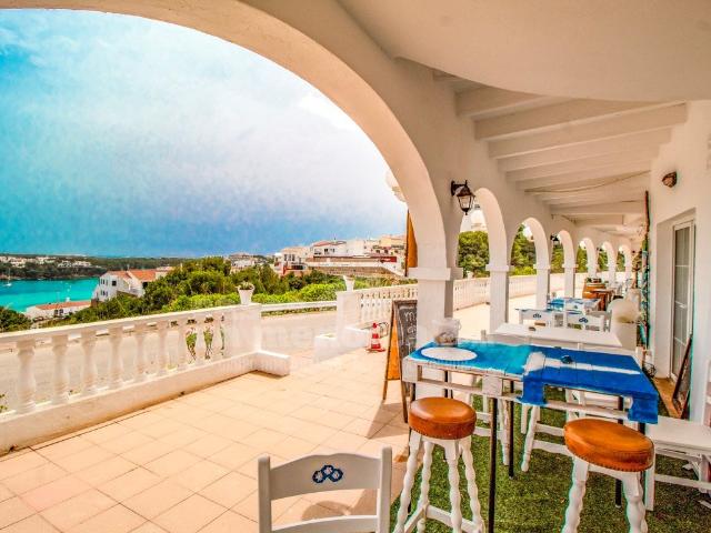 Restaurante con vistas al mar en Arenal d'en Castell 0m² Es Mercadal
