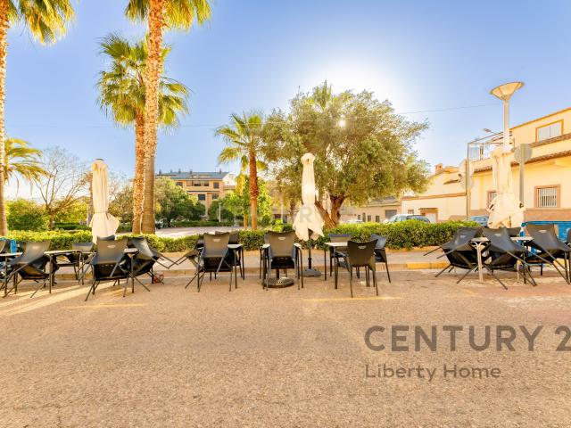 Restaurante de 200m² con Salón Privado y Espectacular Terraza en Benaguacil – Zona Polideportivo Descripción