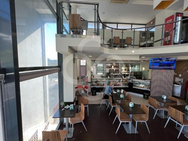 Restaurante e Pastelaria em Rio de Mouro Sintra totalmente e. 286m² Rio De Mouro