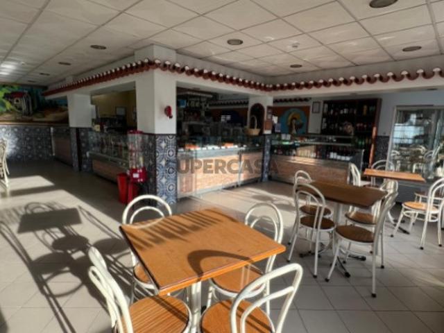 Restaurante e Take away, pronto a funcionar em Setúbal