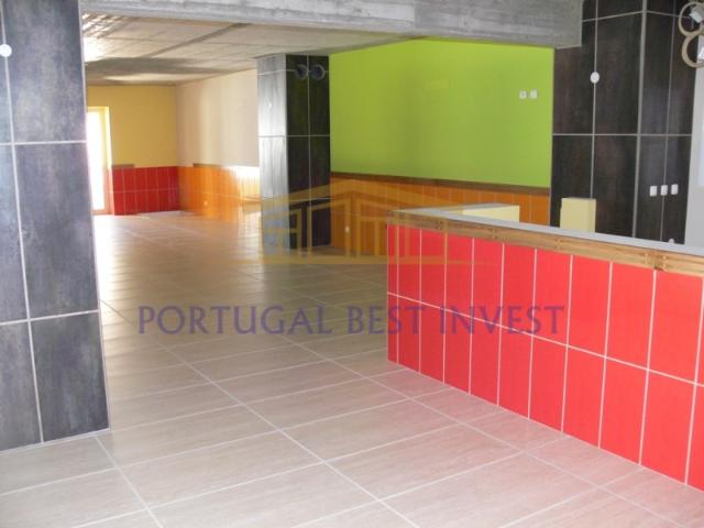 Restaurante em Ferragudo situado no centro de Ferragudo, perto da Marina