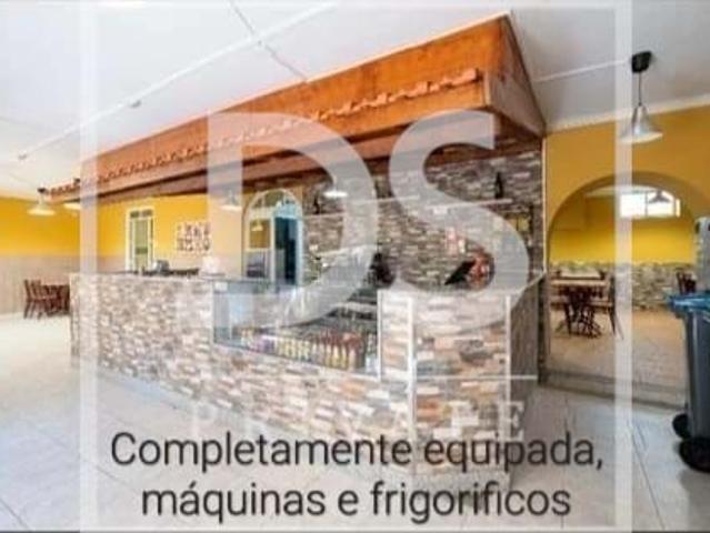 Restaurante em Funcionamento | Trespasse ou Venda do Imóvel | Arcozelo