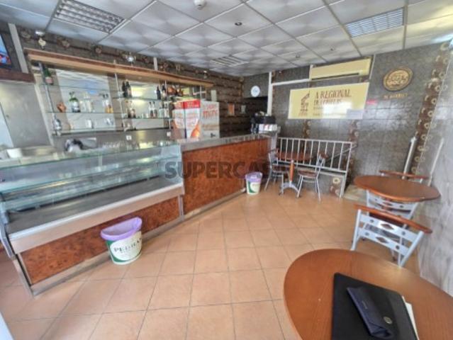 Restaurante em Funcionamento | 70 m² | Renda 200 € | Odivelas