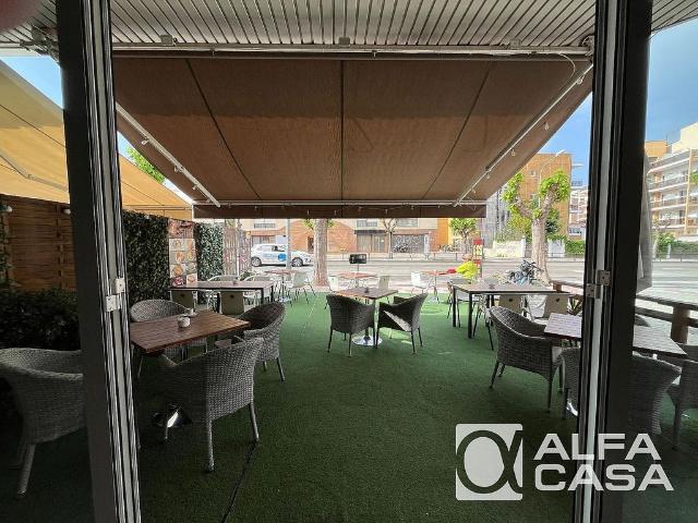 Local comercial en venta en avenida Vila de Tossa, Lloret de Mar, de 102 m² por 199.000