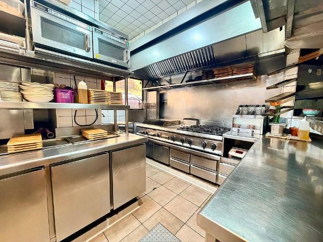 Restaurante en alquiler en Barcelona, de 152 m² 3 habitaciones por 11.300