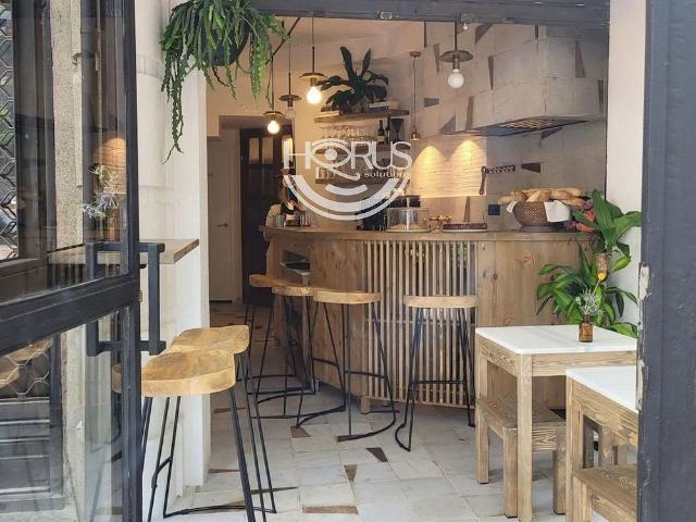 Restaurante en alquiler en calle De Villarroel, Barcelona, de 45 m² 2 habitaciones por 1.100
