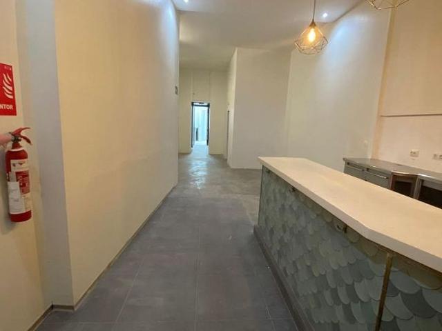 Restaurante en alquiler en calle De Villarroel, Barcelona, de 120 m² 2 habitaciones por 1.950
