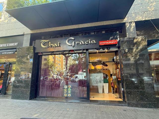 Restaurante en alquiler en calle De Còrsega, Barcelona, de 192 m² 6 habitaciones por 3.365