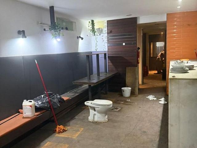 Restaurante en alquiler en calle De la Independència, Barcelona, de 120 m² 1 habitación por 2.000