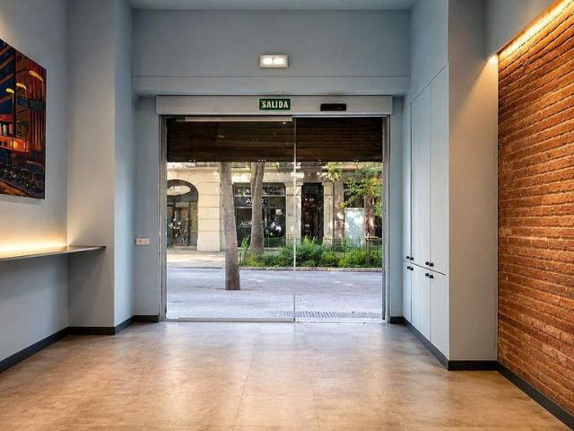 Restaurante en alquiler en calle Del Comte Borrell, Barcelona, de 85 m² por 3.500