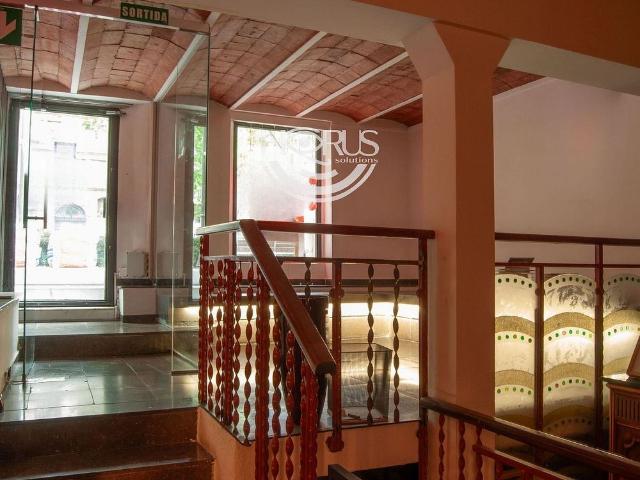 Restaurante en alquiler en calle Gran Via de Les Corts Catalanes, Barcelona, de 295 m² 3 habitaciones por 2.500