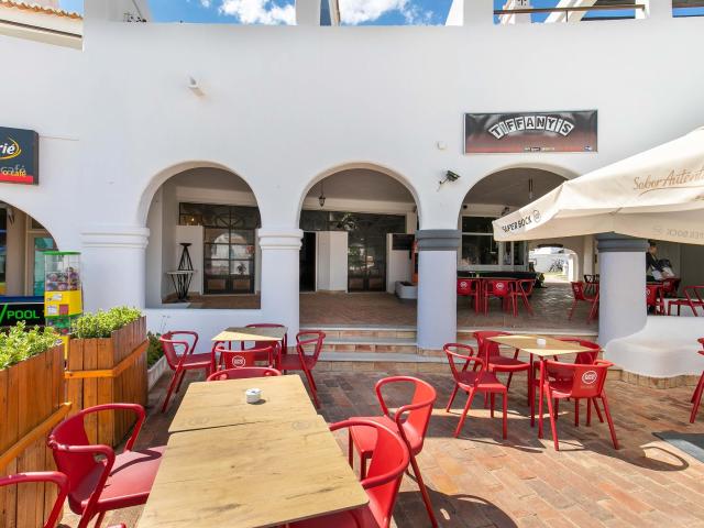 Restaurante Estabelecido para Venda no Resort Monte Carvoeiro, Algarve