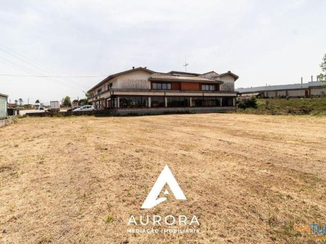 Restaurante Equipado + Moradia + Terreno 2.000m² | 1.680m² de Construção | 26064091707
