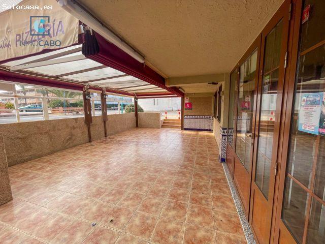 Restaurante pizzería en pleno funcionamiento y completamente equipado