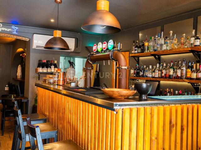 Restaurante Pronto a Funcionar na Emblemática Rua da Bica – Uma Oportunidade Única no Coração de Lisboa