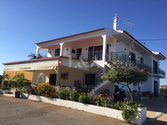 RESTAURANTE + RESIDENCIA EM TAVIRA
