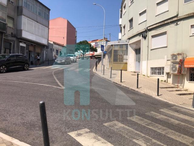 Restaurante/habitação Damaia
