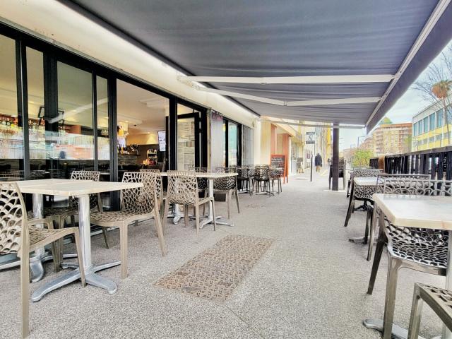 RESTAURANT/RUE DE FRANCE