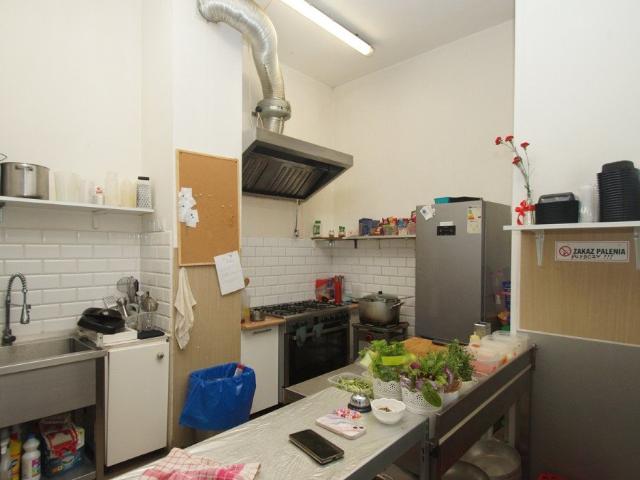 W pełni wyposażona restauracja 55 m² z ogródkiem, niskie opłaty