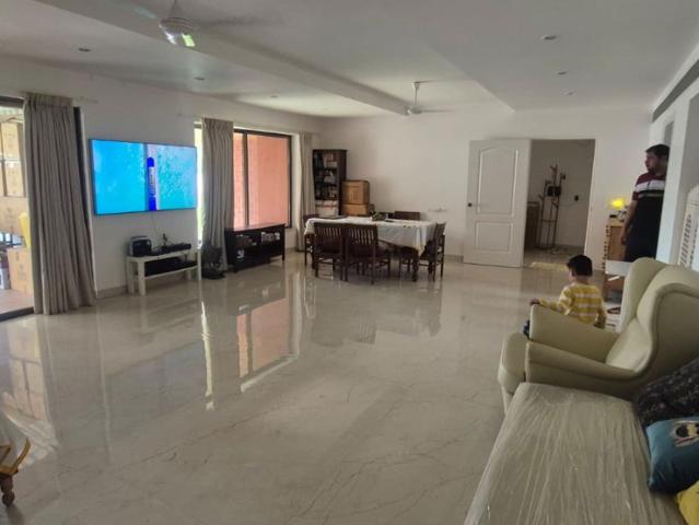 Resale | 3.5 BHK 1975 Sq.Ft. Apartment in Marvel Vivacity