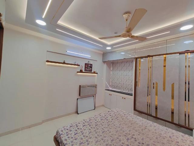 Resale | 3 BHK 1310 Sq.Ft. Apartment in Aundh