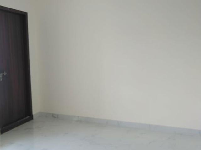 Resale | 3 BHK 1600 Sq.Ft. Apartment in Ashish Apartments
